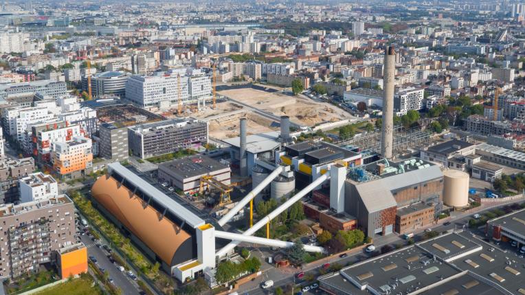 Vue aérienne du site de la Compagnie Parisienne de Chauffage Urbain à Saint-Ouen